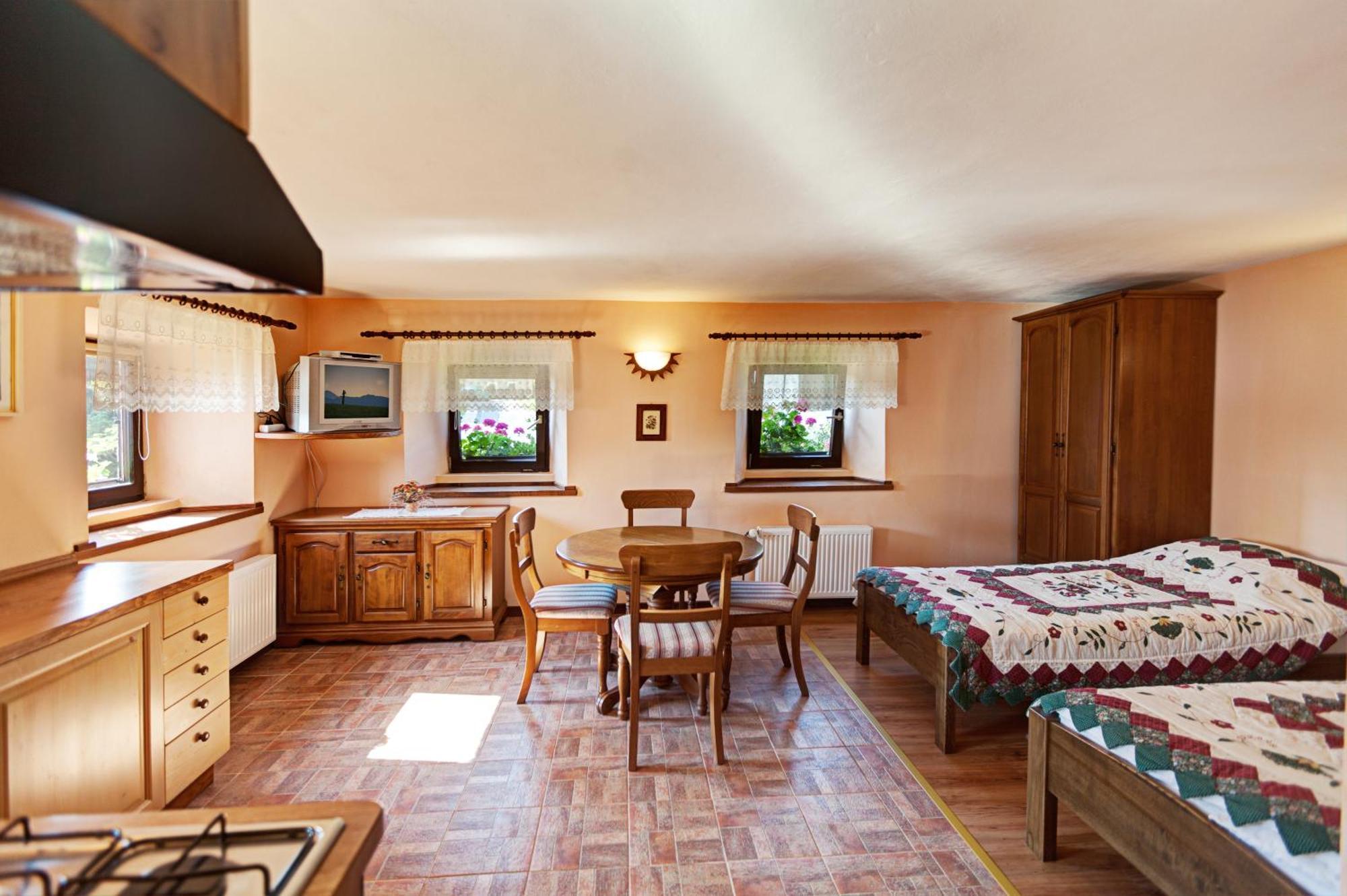 Apartmaji Pr-Gujlu Sela Nad Podmelcem 5220 Tolmin Podmelec Exterior photo