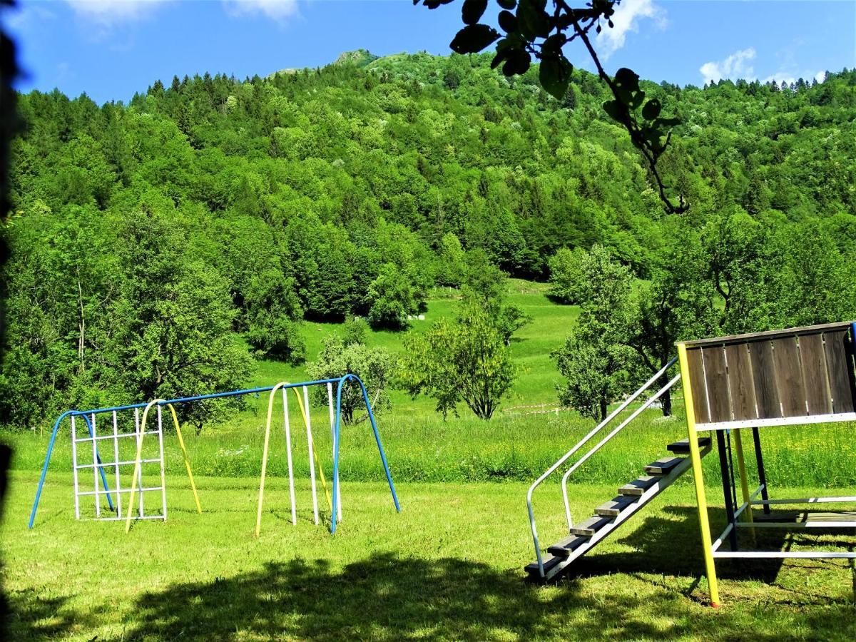 Apartmaji Pr-Gujlu Sela Nad Podmelcem 5220 Tolmin Podmelec Exterior photo