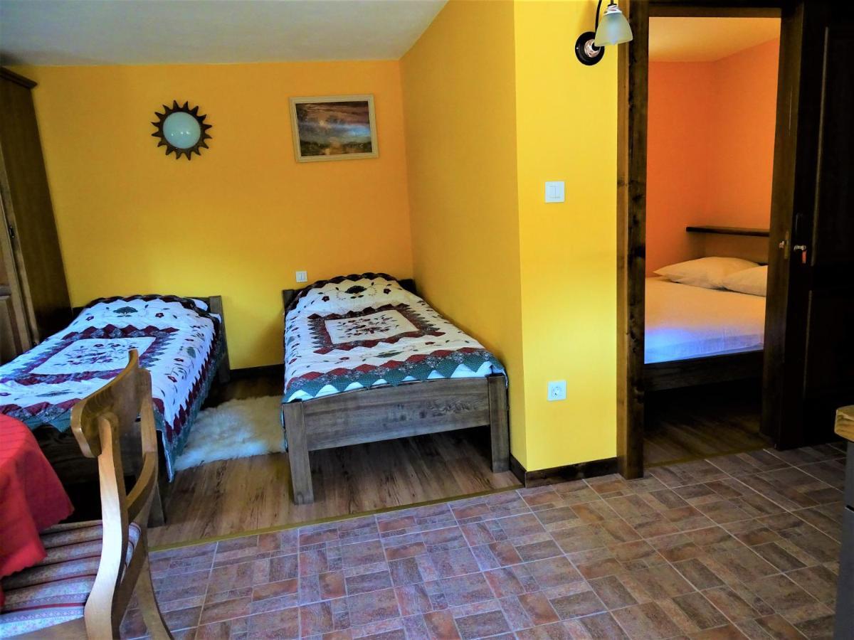 Apartmaji Pr-Gujlu Sela Nad Podmelcem 5220 Tolmin Podmelec Room photo