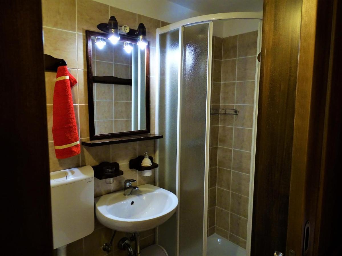 Apartmaji Pr-Gujlu Sela Nad Podmelcem 5220 Tolmin Podmelec Exterior photo